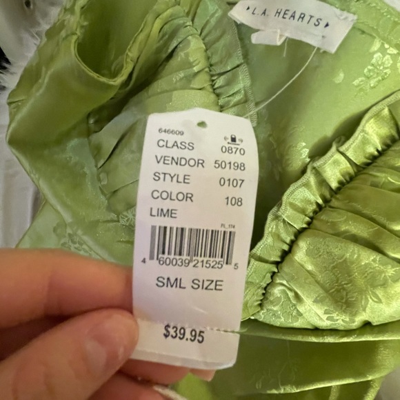 Never worn - Picture 3 of 3